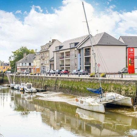 Cosy Apartment In Isigny-Sur-Mer With A Terrace Exteriör bild