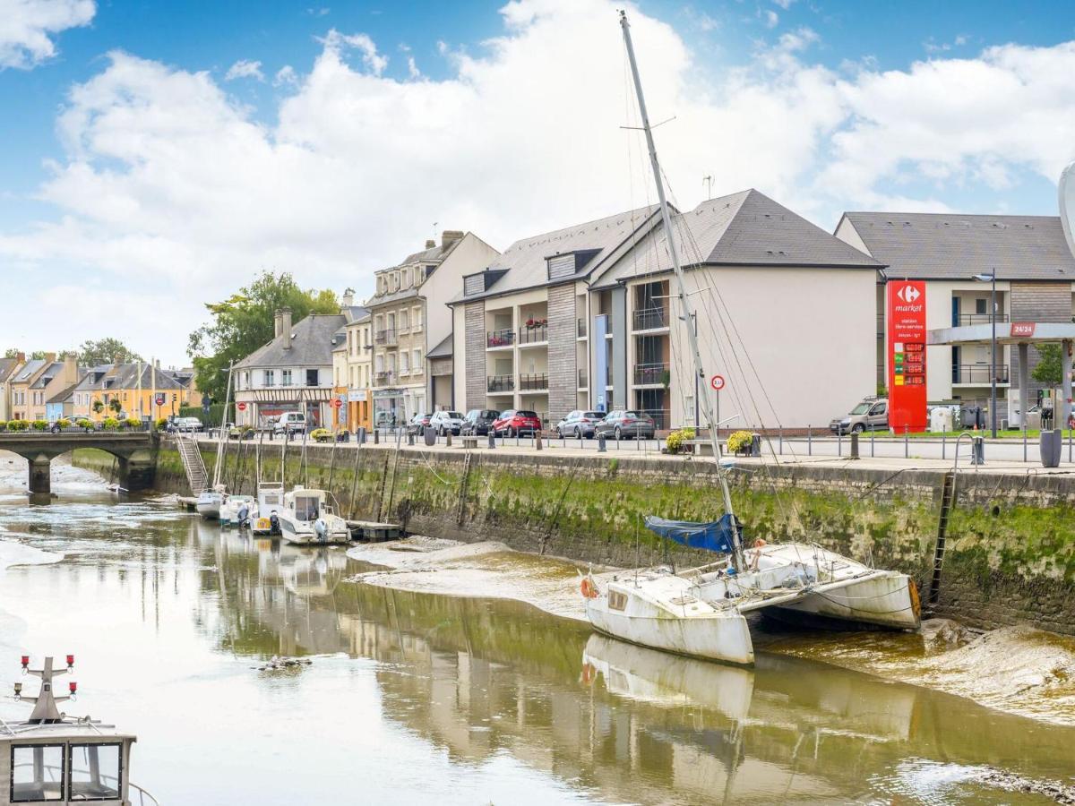 Cosy Apartment In Isigny-Sur-Mer With A Terrace Exteriör bild